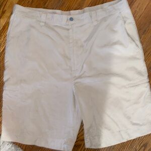 Callaway Men's Tan Shorts size 40